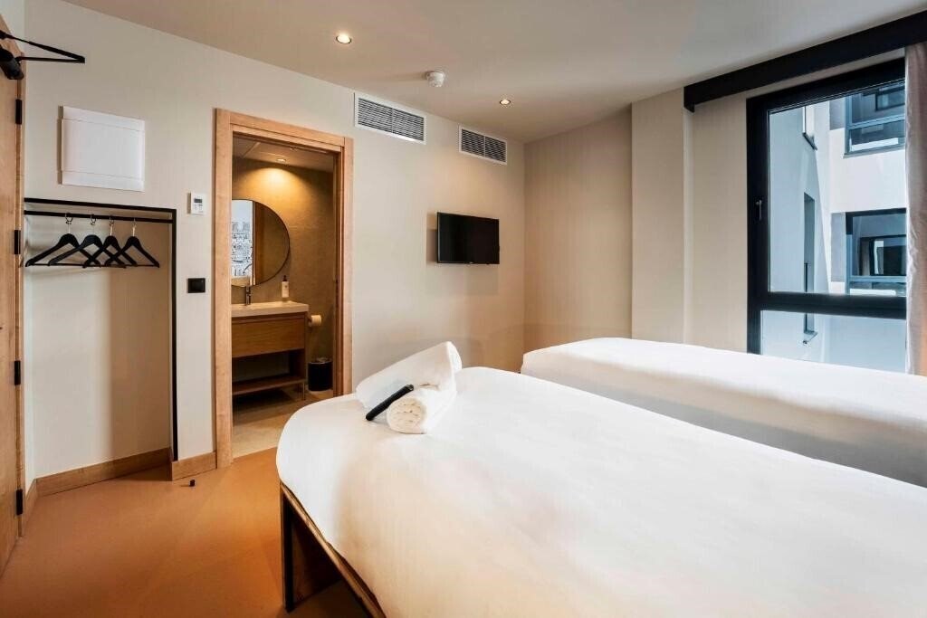 Зображення Easyhotel Madrid Alcala 2*