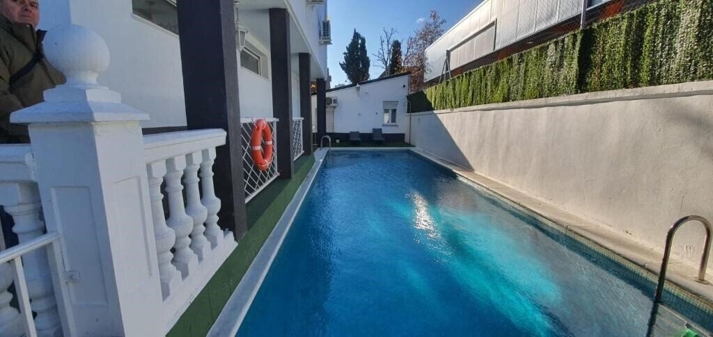 Отель Escala Suites 3*