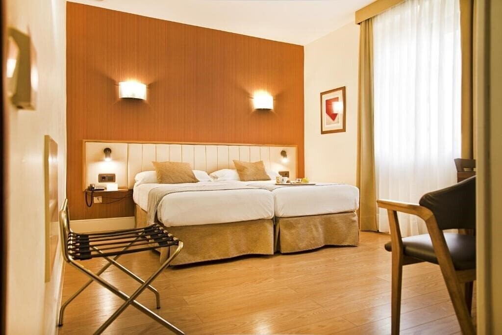 Отель Hospedium Hotel Los Condes 3*