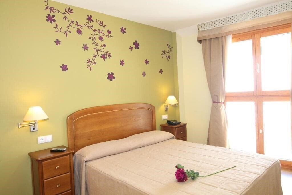 Отель Hostal Campo Real Bed & Breakfast 3*