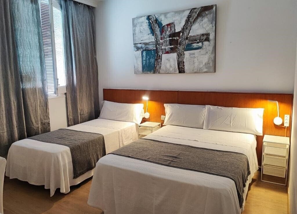 Фотографія Hostal Cervantes 2*