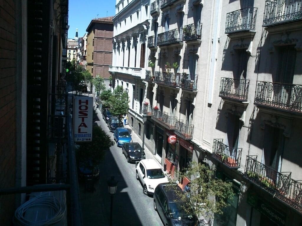 Готель Hostal Cervantes 2*