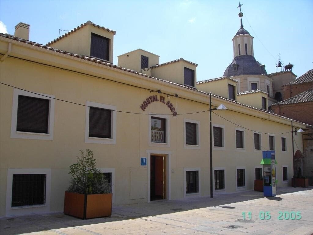Готель Hostal El Arco 2*