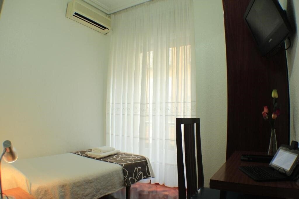 Зображення Hostal Esmeralda 2*