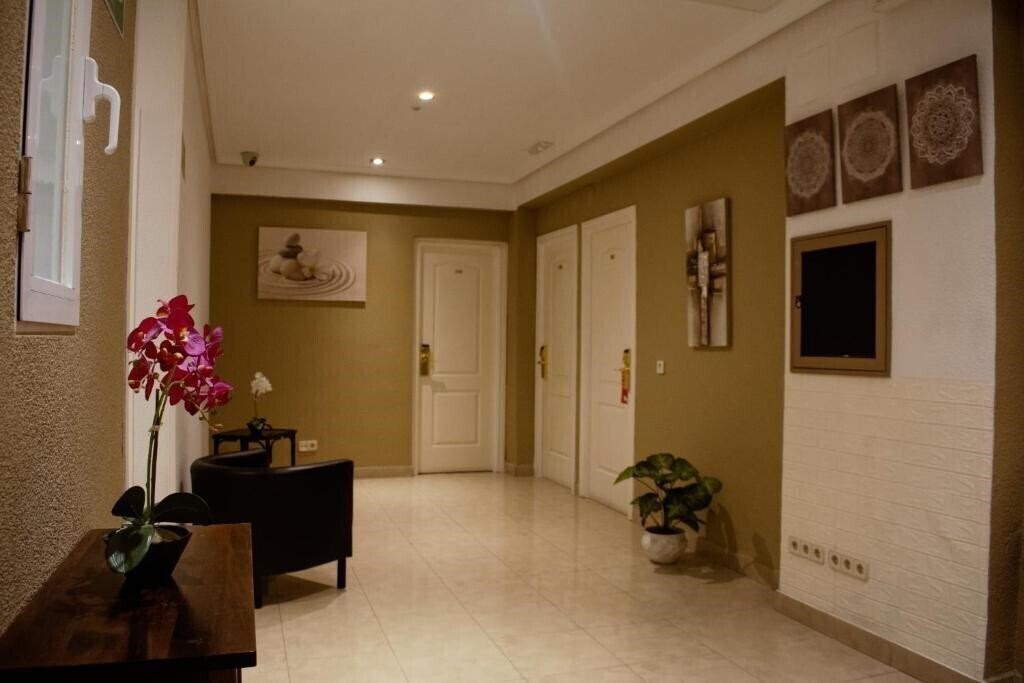 Фото Hostal JQC Artico 2*