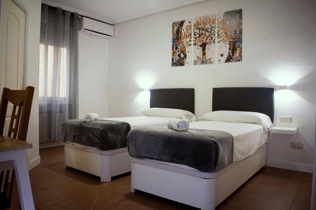 Картинка Hostal JQC Artico 2*