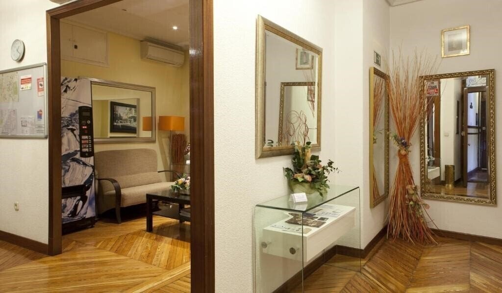 Фотографія Hostal Los Alpes 3*