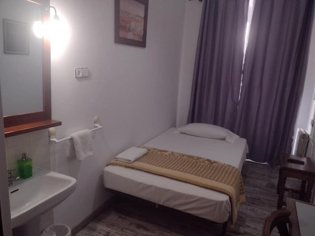 Фото Hostal San Isidro 3*