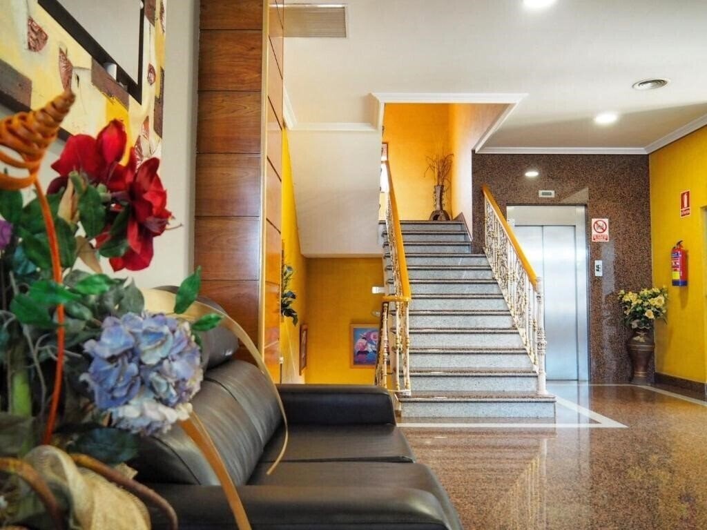 Готель Hotel Humanes 2*