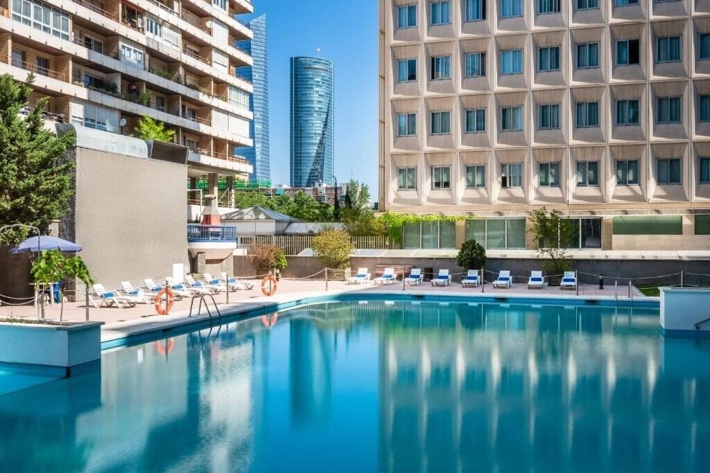 Готель Hotel Madrid Chamartin Affiliated by Melia 3*