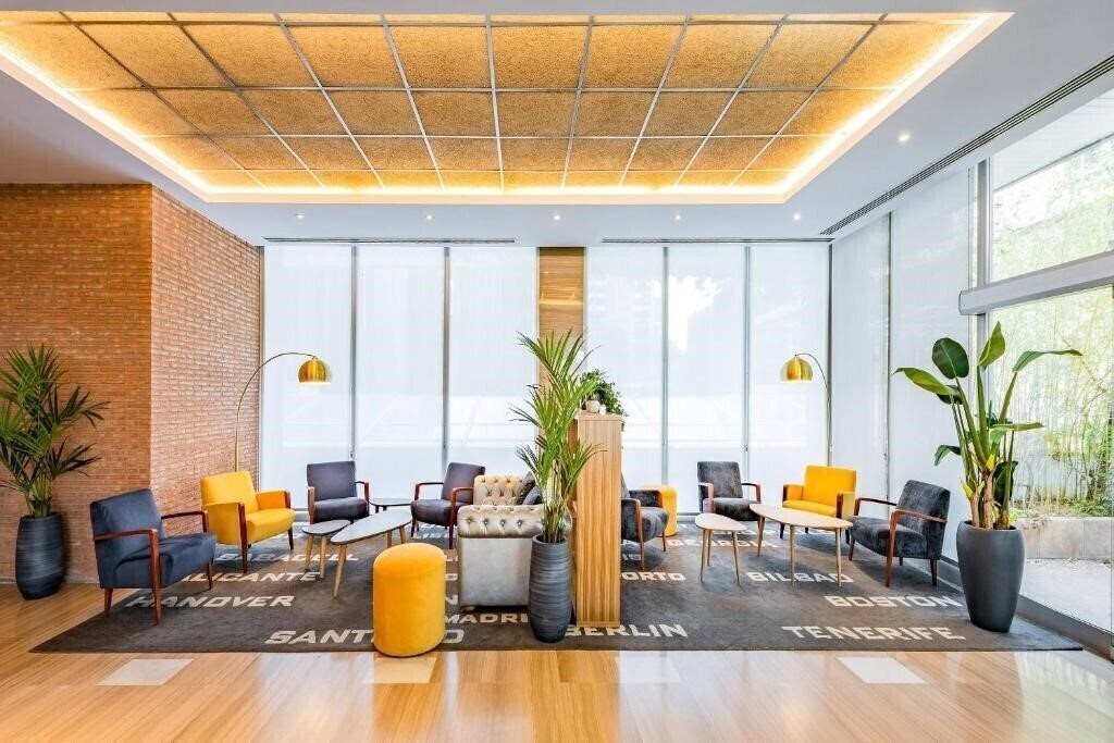 Отель Hotel Madrid Chamartin Affiliated by Melia 3*