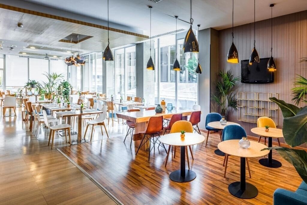 Фотографія Hotel Madrid Chamartin Affiliated by Melia 3*