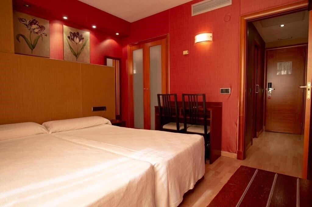 Отель Hotel Villa de Barajas 3*