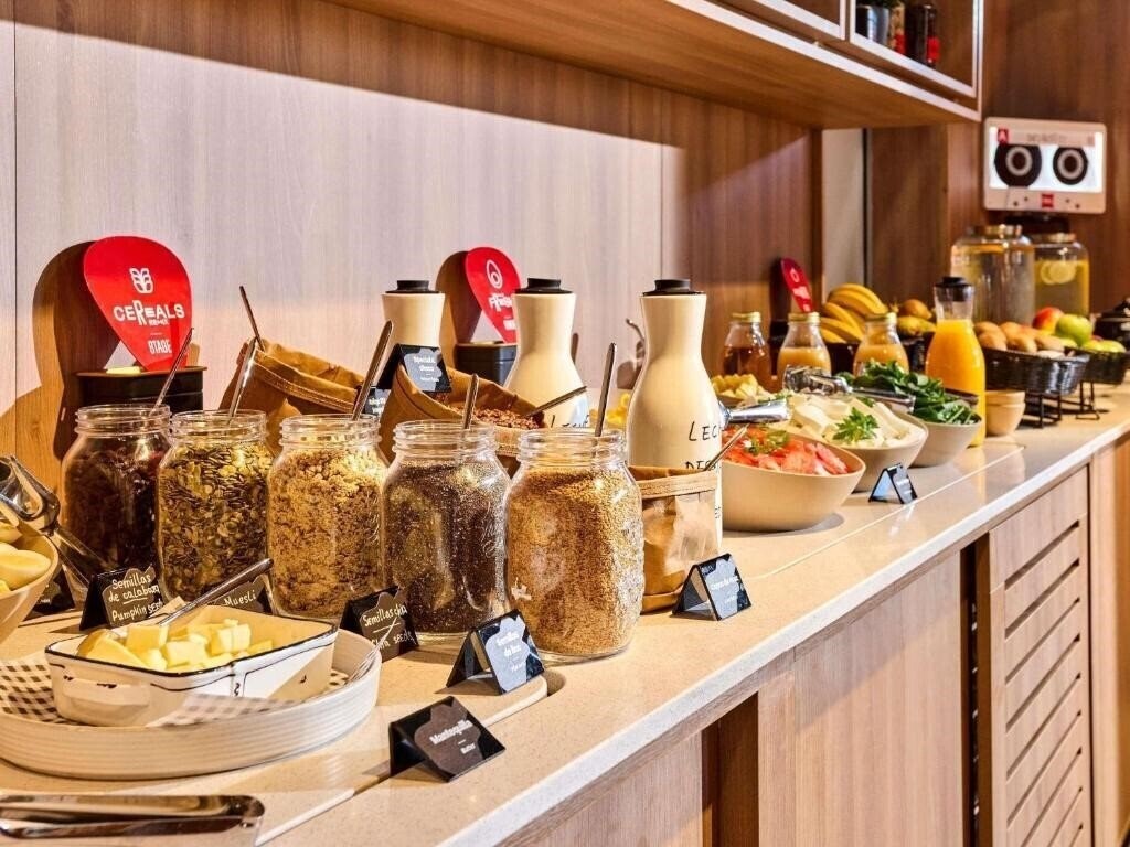 Фотографія Ibis Madrid Norte Las Tablas 2*
