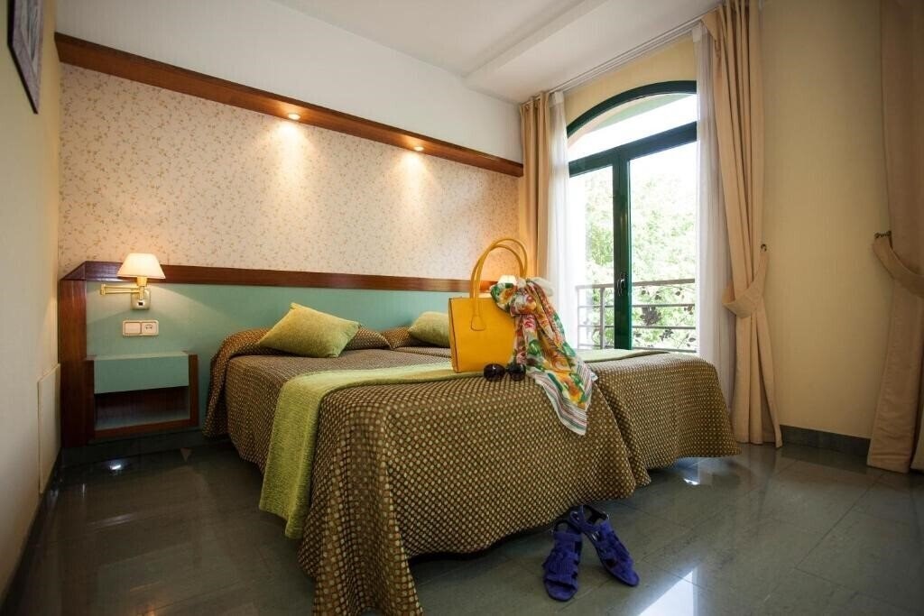 Готель Jardin De Aranjuez 3*