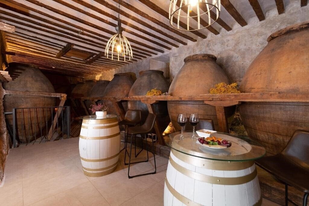 Картинка La Bodega De Quintin 3*
