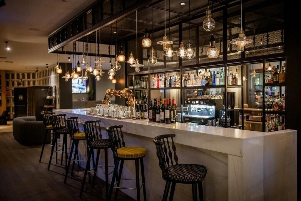 Отель Motel One Madrid - Plaza De Espana 4*