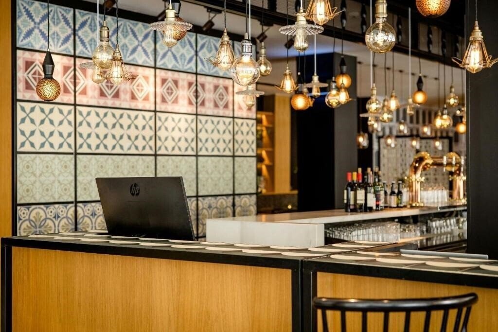 Фотография Motel One Madrid - Plaza De Espana 4*
