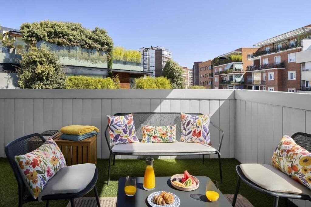 Фотографія NH Paseo de la Habana 4*