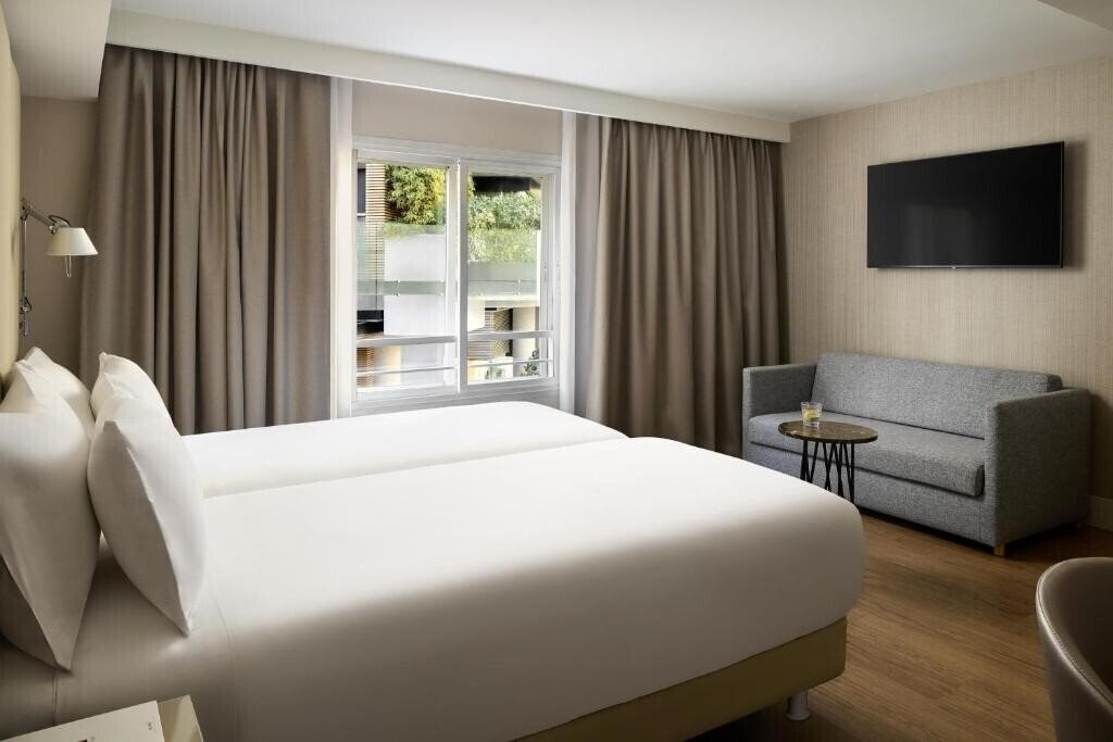 Зображення NH Paseo de la Habana 4*