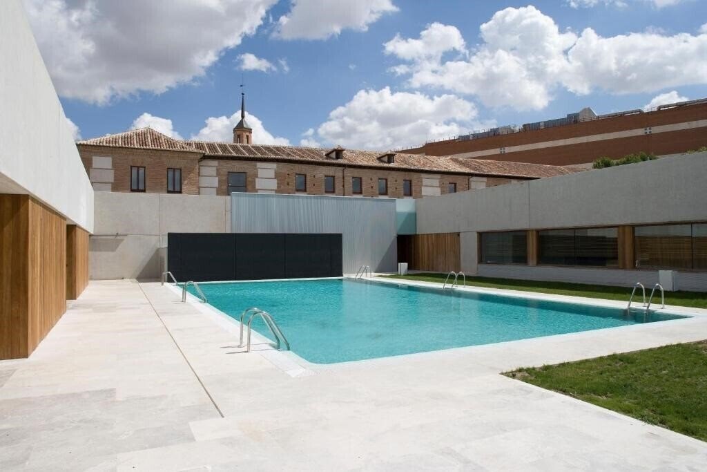 Отель Parador De Alcala De Henares 4*