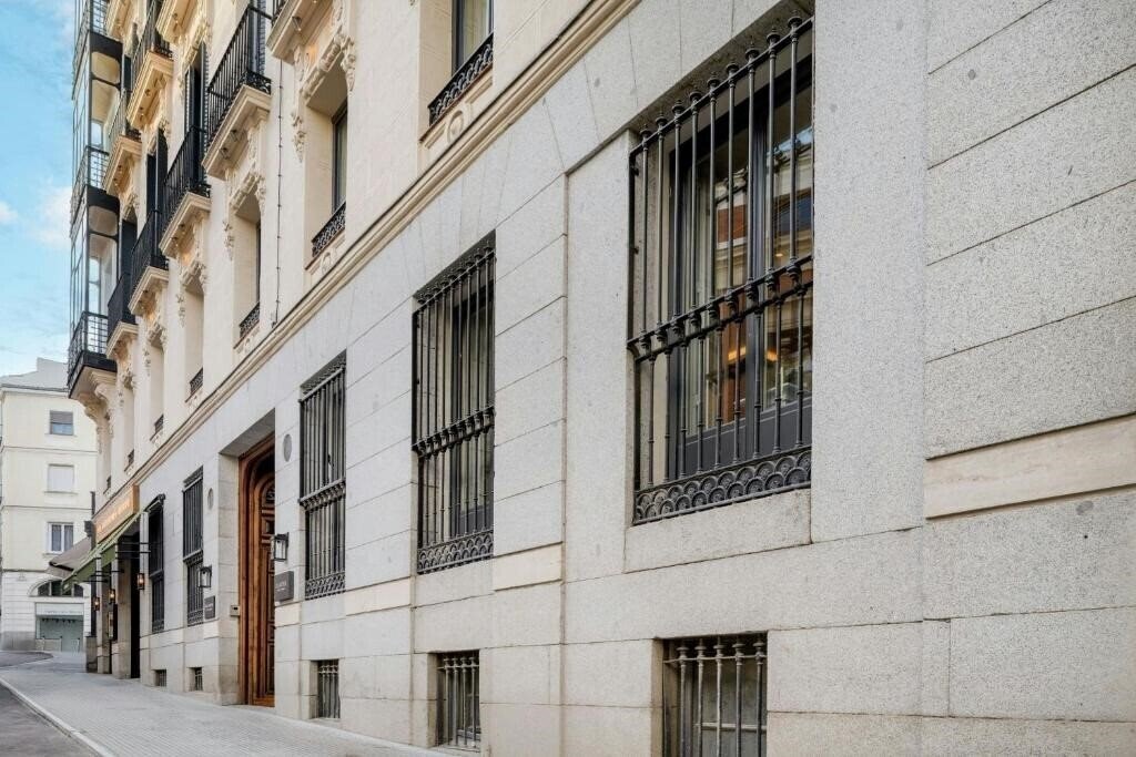 Готель El Autor Hotel Madrid, Autograph Collection 5*