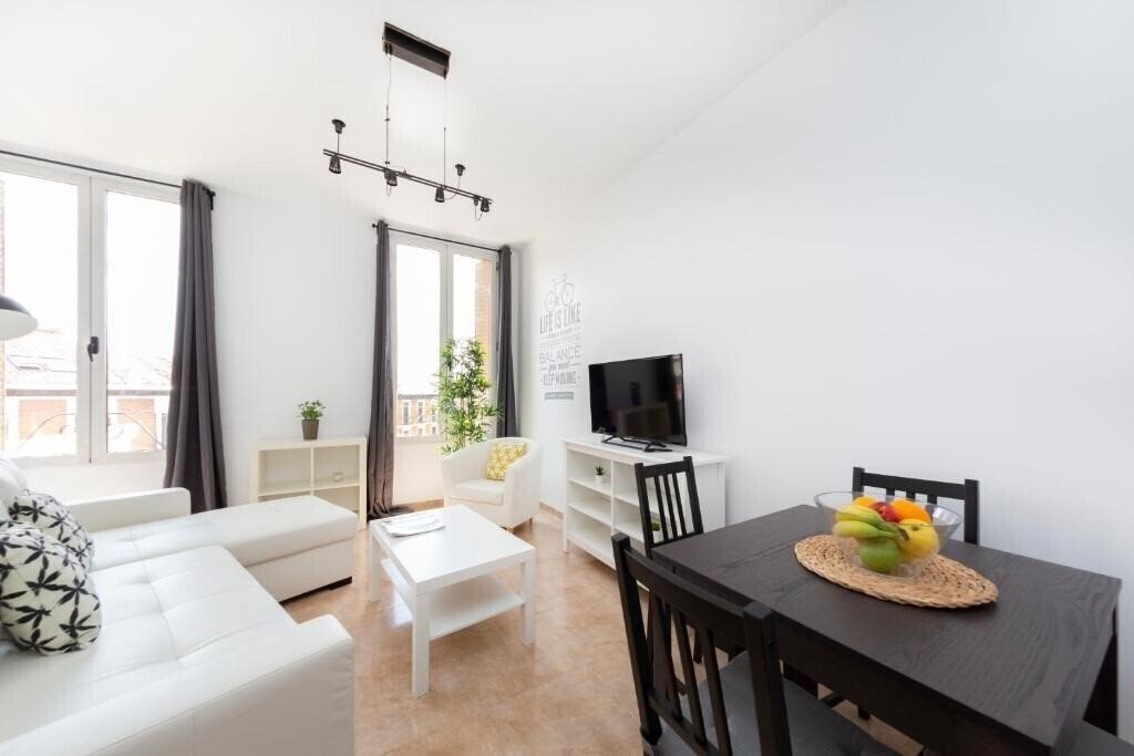 Фотографія Boutique Apartments In The Heart of Madrid 3*