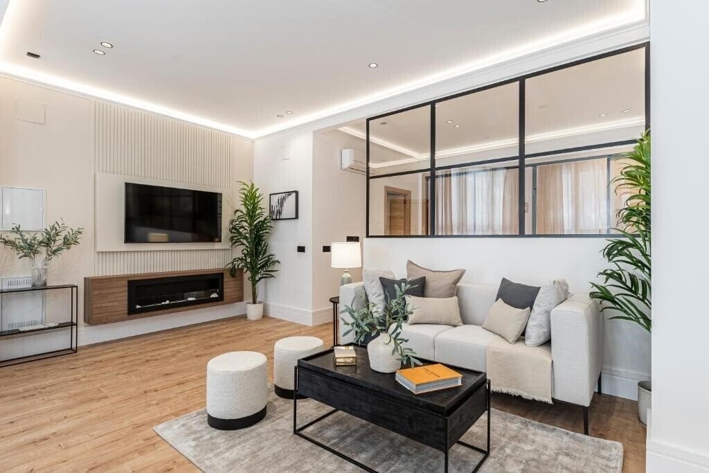 Готель MH Apartments Soho Madrid 4*