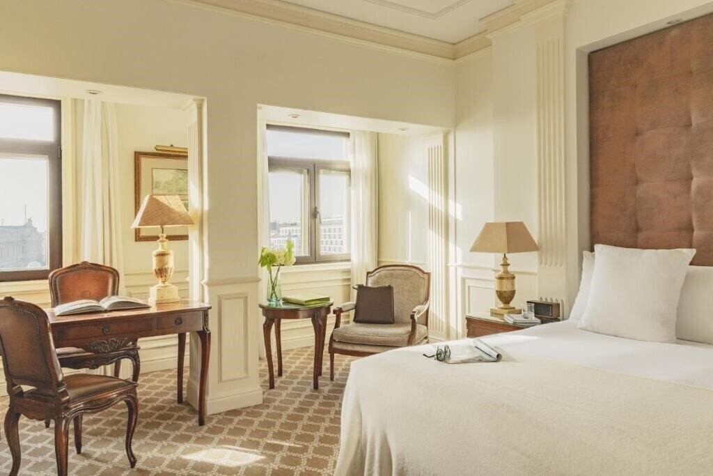 Готель Gran Melia Fenix 5*