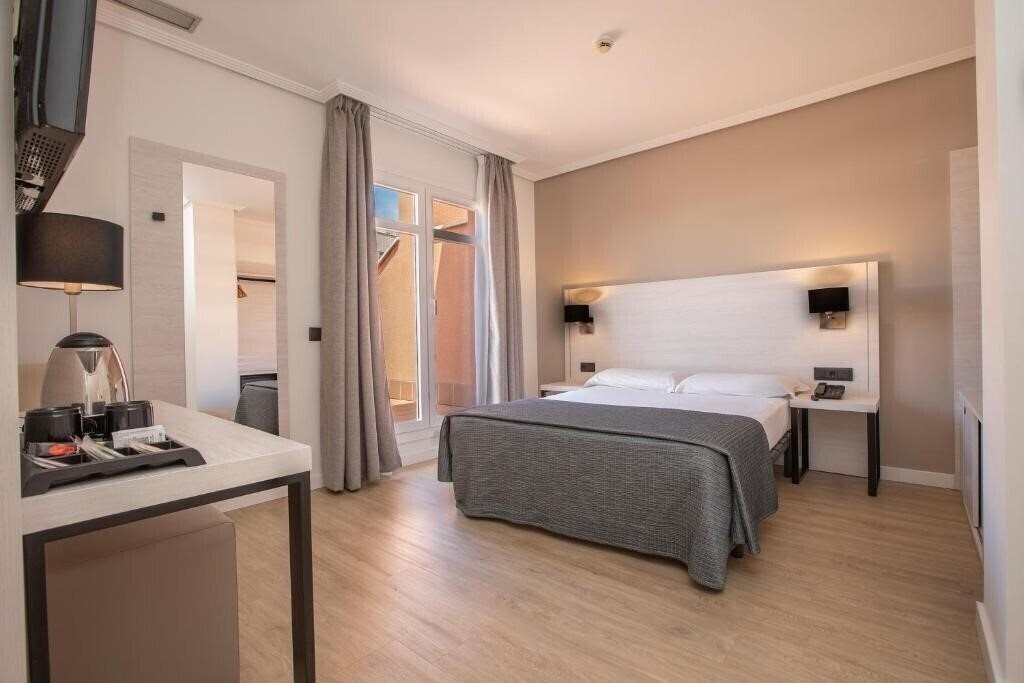 Фото Porcel Ganivet 3*