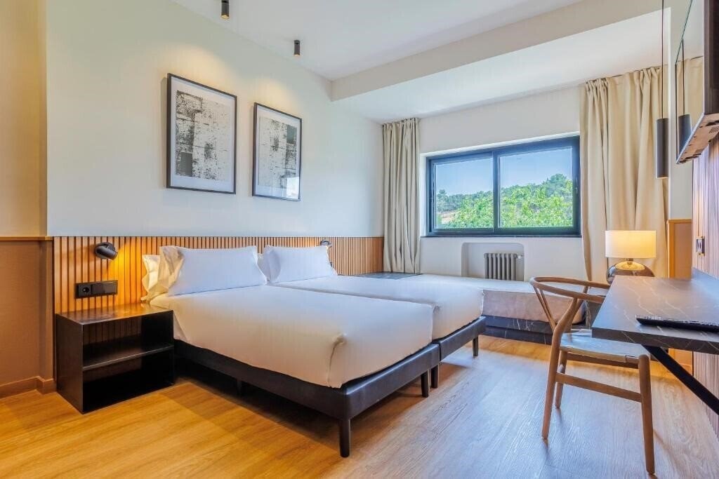 Отель Acta Madfor 3*