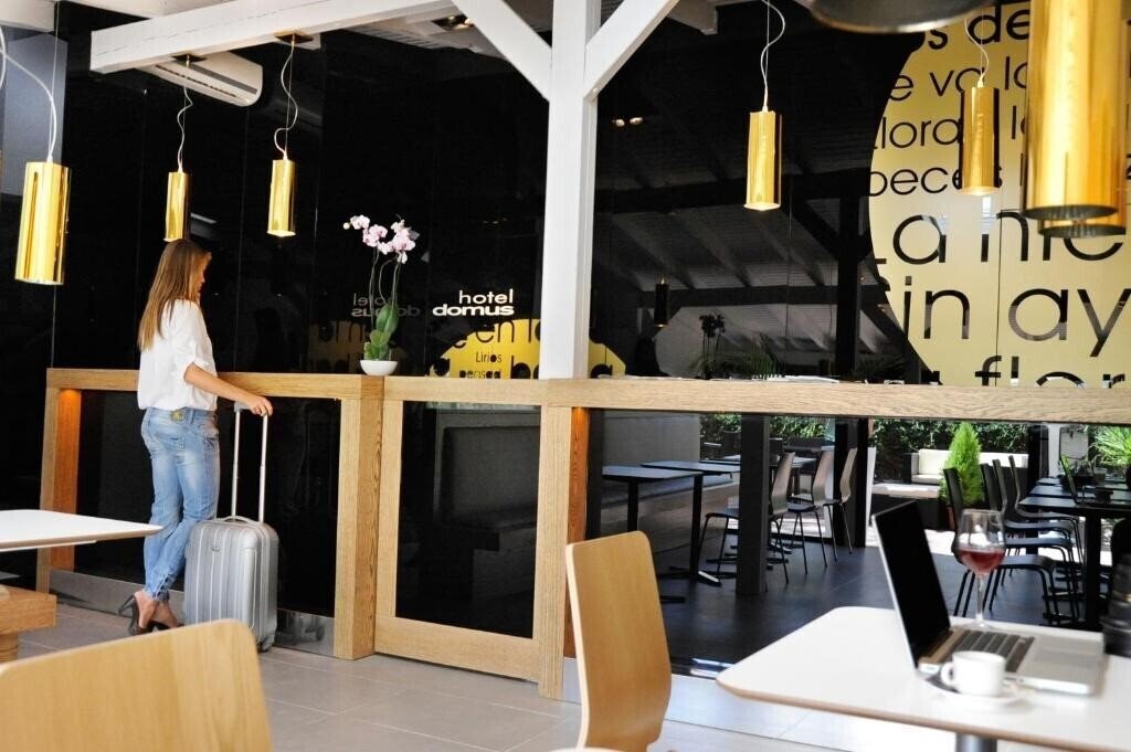 Картинка Domus - Malaga 2*