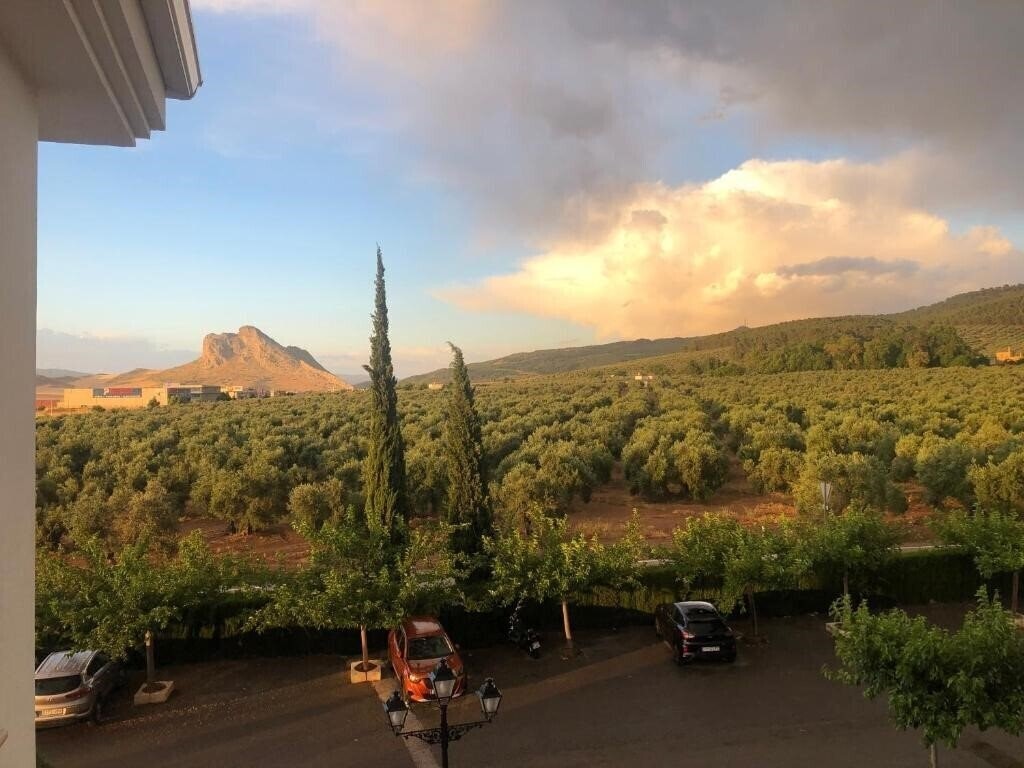 Фотографія Los Dolmenes 3*