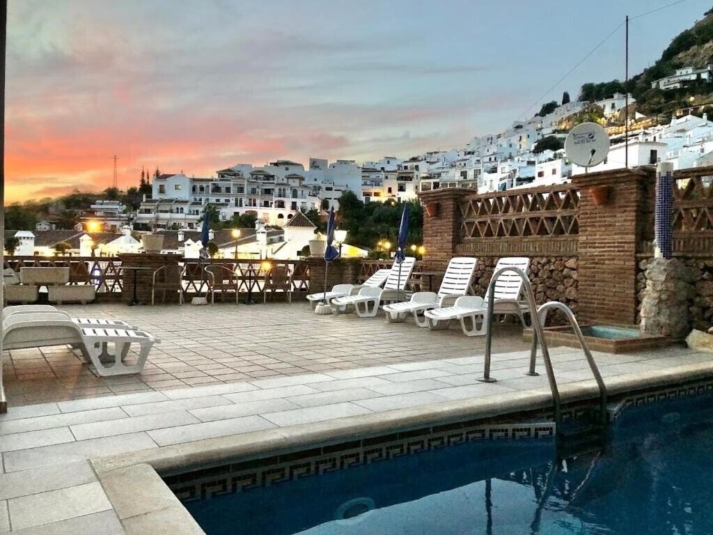 Отель Beneste Frigiliana Hotel 3*