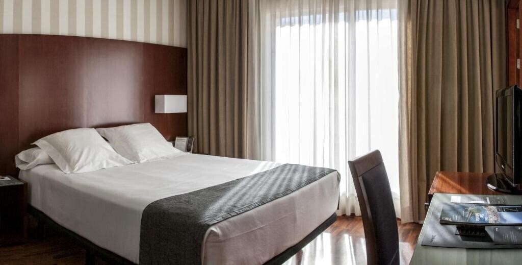 Готель Zenit Malaga 3*