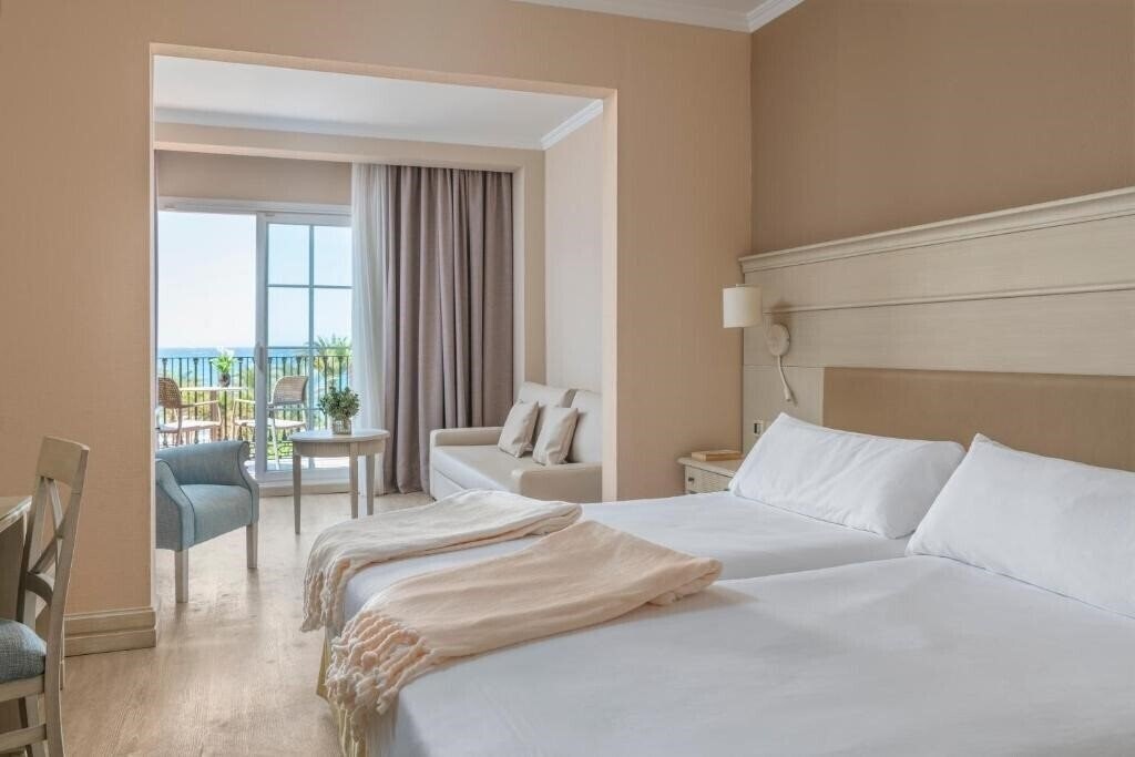Фото Iberostar Malaga Playa 4*