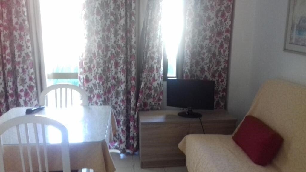 Изображение Apartamentos Mediterraneo Nerja 2*
