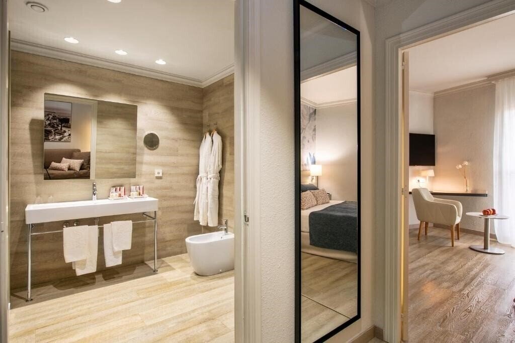 Фотография Salles Hotel Malaga Centro 4*