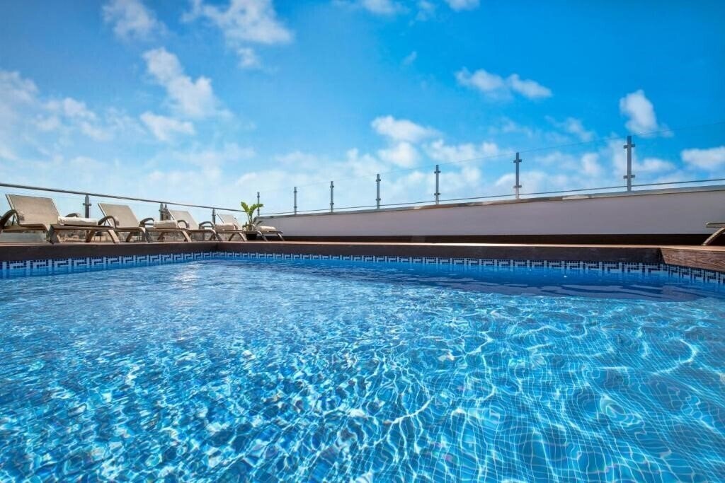 Изображение Salles Hotel Malaga Centro 4*