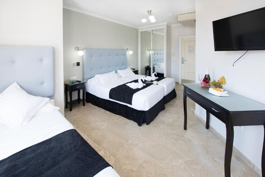 Фото Hotel Toboso Chaparil 3*