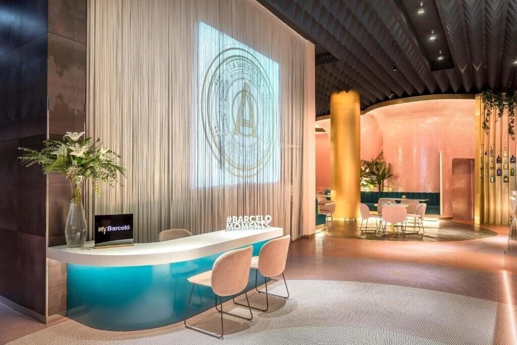 Готель Barcelo Malaga 4*