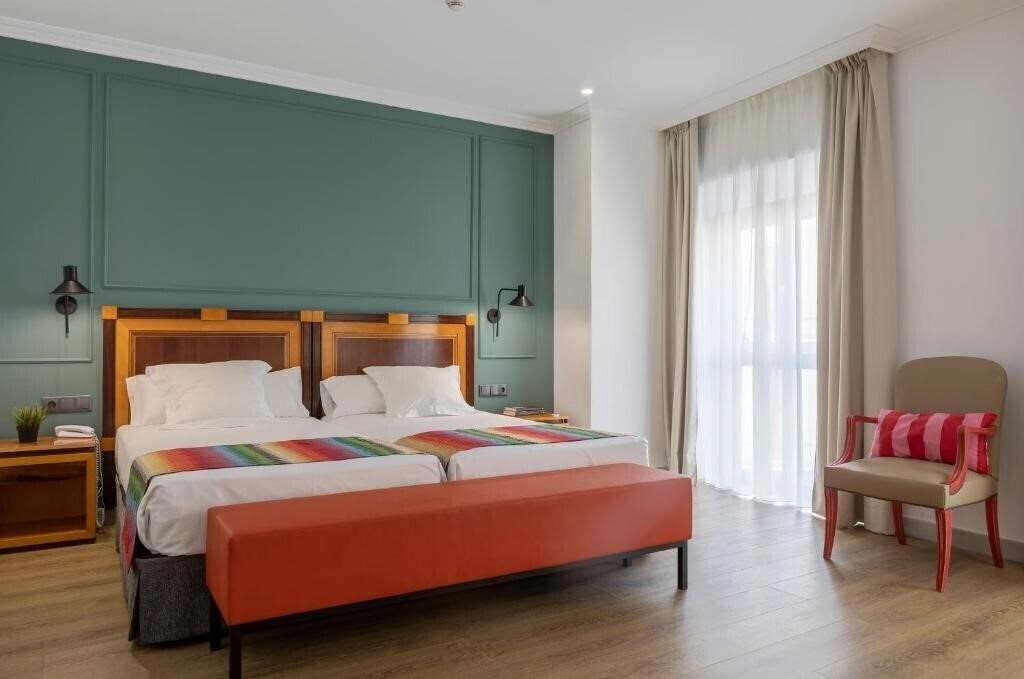 Отель Don Curro Hotel 3*