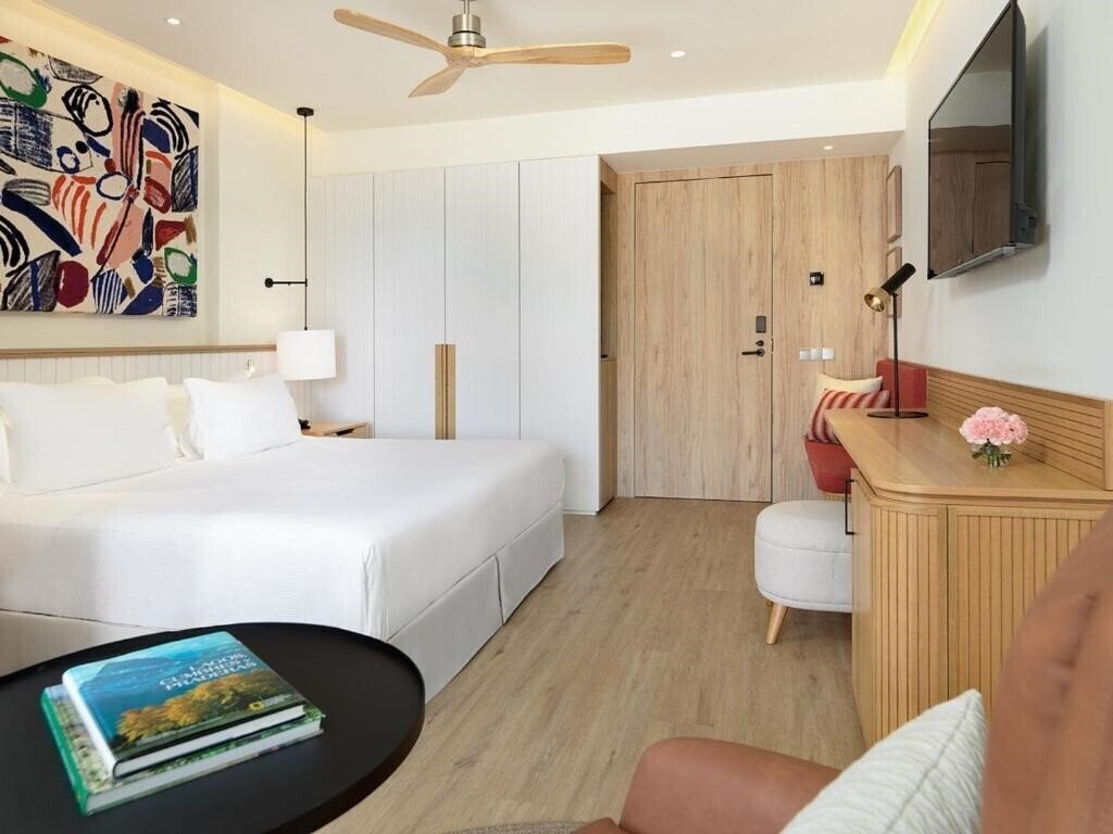 Картинка H10 Croma Malaga 4*