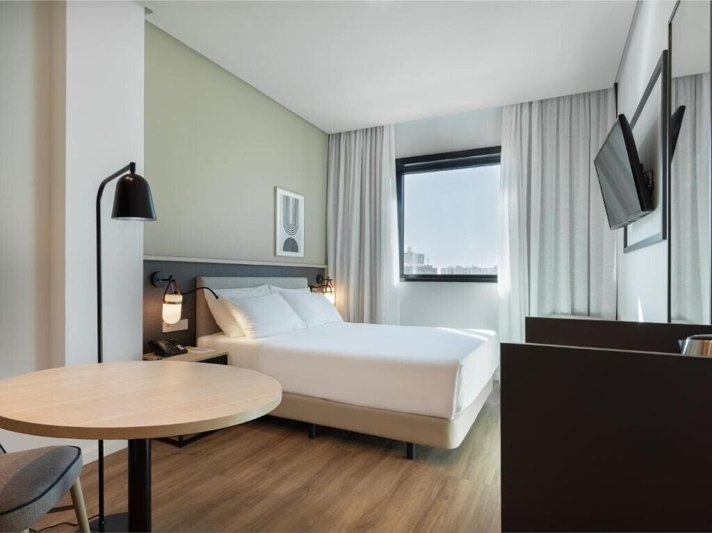 Фотографія Malaga Alameda Centro by Melia 4*