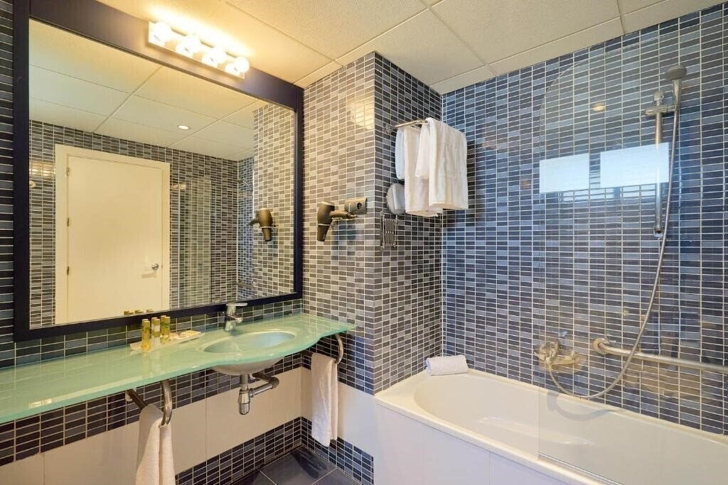 Фотографія Eurostars Malaga 4*