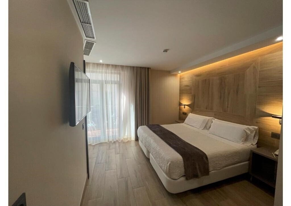 Готель Castilla Guerrero 3*