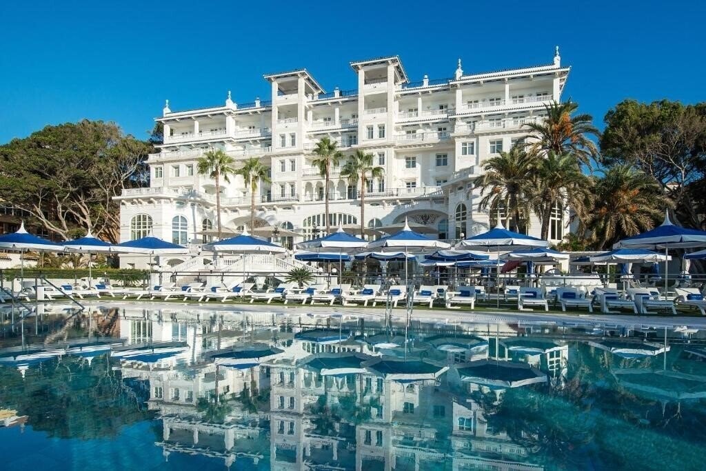 Отель Gran Hotel Miramar 5*