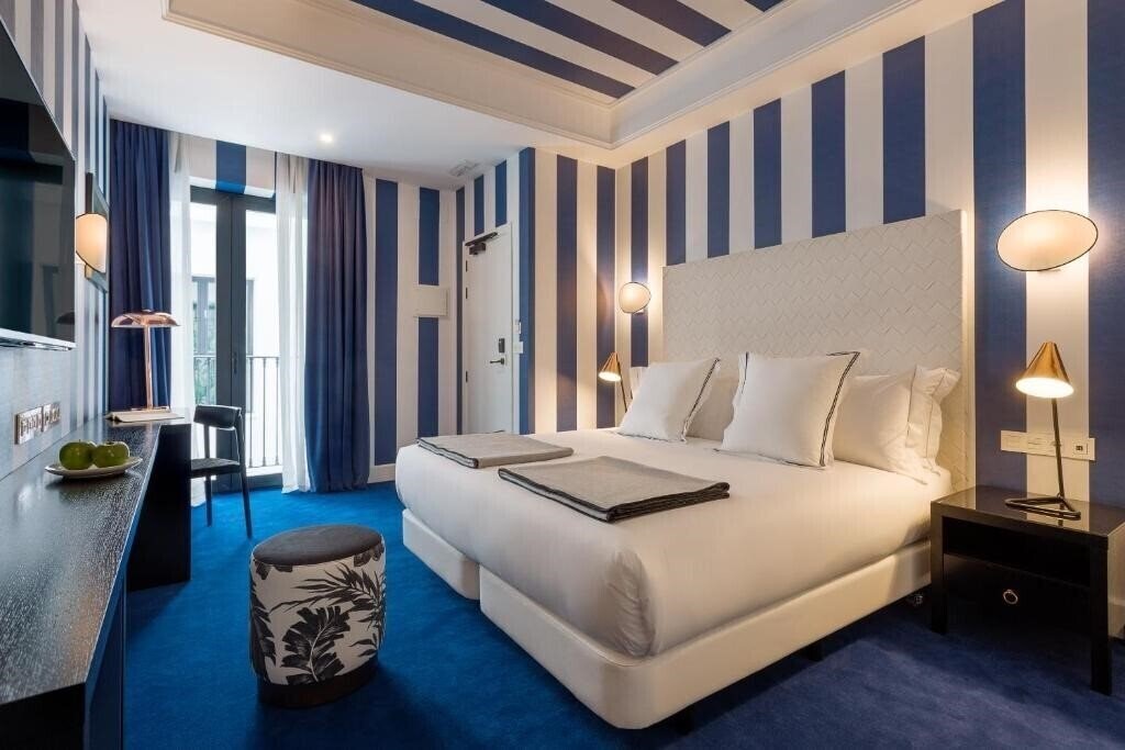 Фото Room Mate Collection Valeria 4*