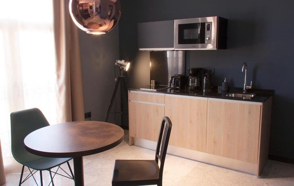 Готель Apartamentos NONO by Charming Stay 3*