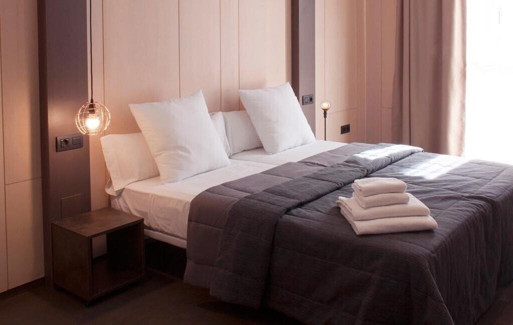 Готель Apartamentos NONO by Charming Stay 3*